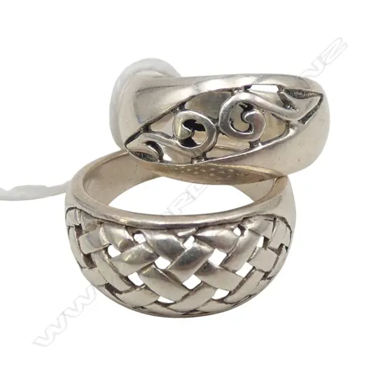 2 STG SILVER RINGS, 11.6gms SIZE P (approx)