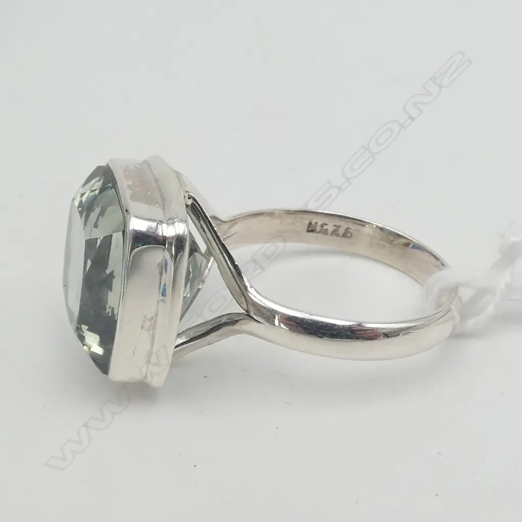 SILVER GREEN AMETHYST RING SIZE R Image 1++