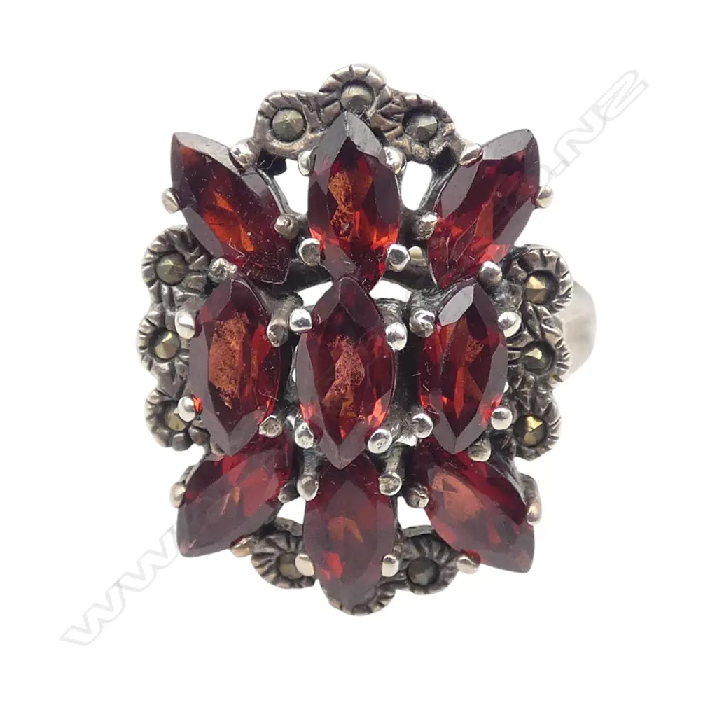 S/SILVER & MULTI  GARNET STONE DRESS RING SIZE R Image 1++