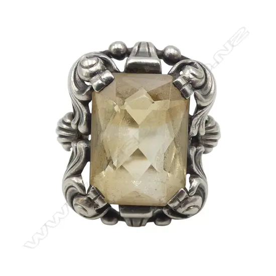 STG SILVER PALE STONE RING 5.2gms SIZE O