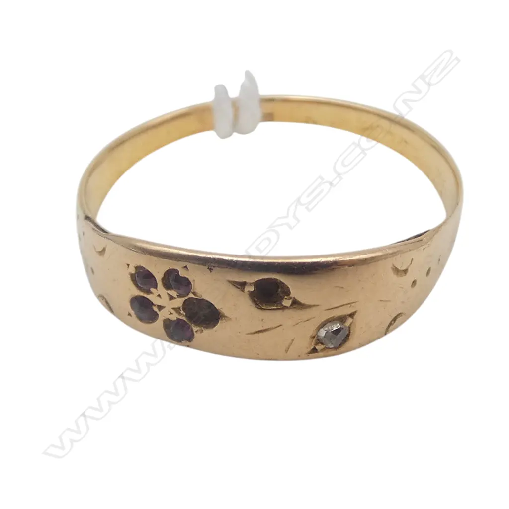 18CT RING, 1.4gms 2 STONES MISSING SIZE N1/2 Image 1++