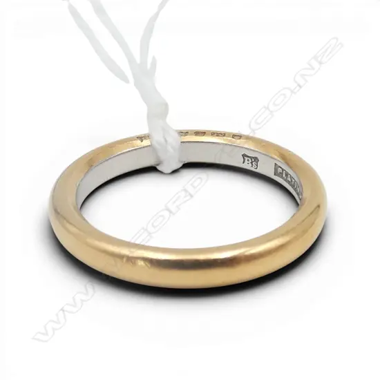 22CT GOLD & PLATNUIM BAND 5.3GMS size L1/2