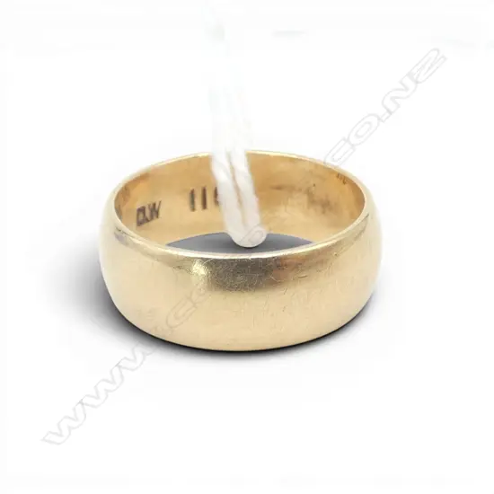 18CT GOLD BAND 4.4GMS SIZE H (very small)