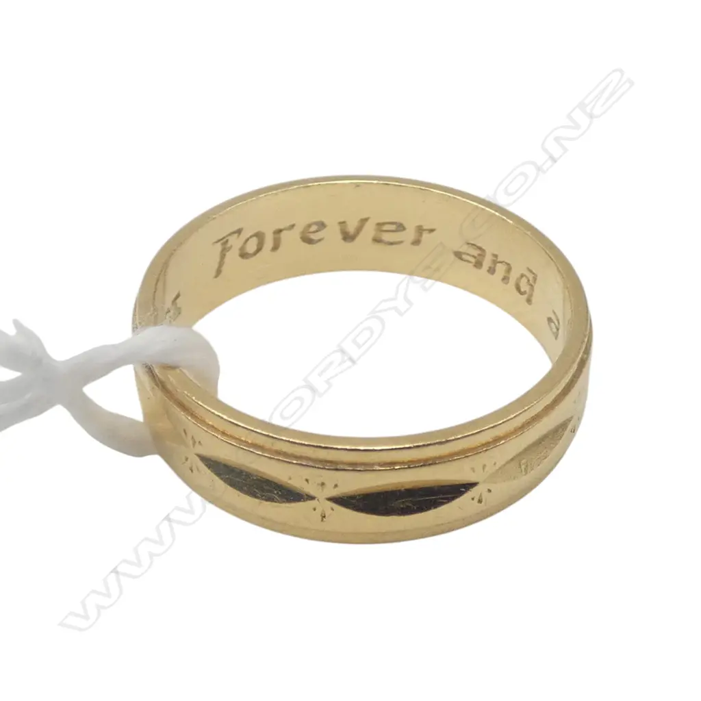 18CT  WEDDER RING, 4gms SIZE M Image 1++