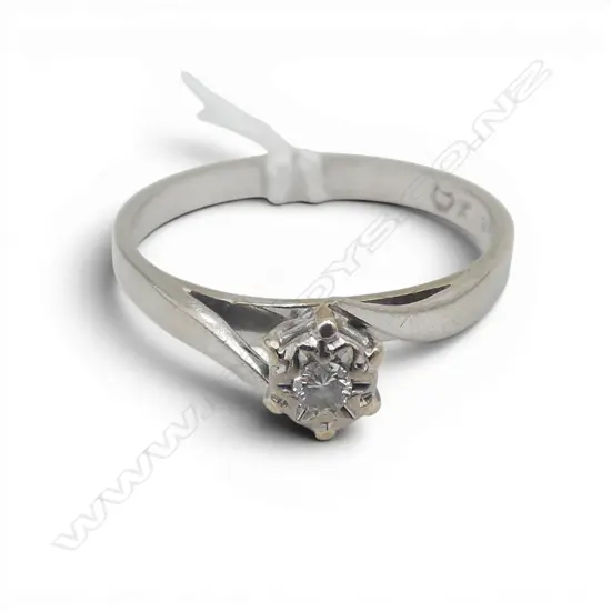 9CT WHITE GOLD & DIAMOND RING 1.9GMS SIZE M1/2