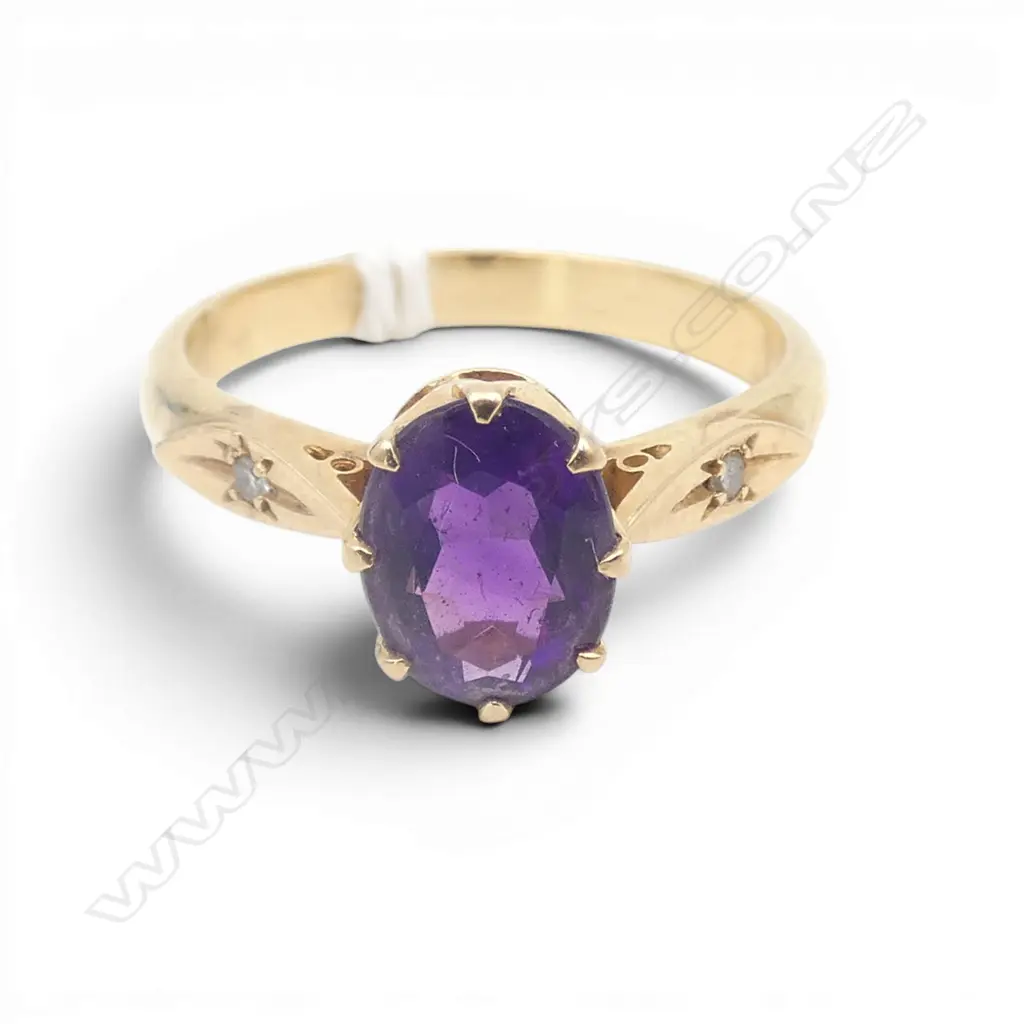 VINTAGE 18ct GOLD AMETHYST & DIAMOND RING 3.3gms SIZE N Image 1++