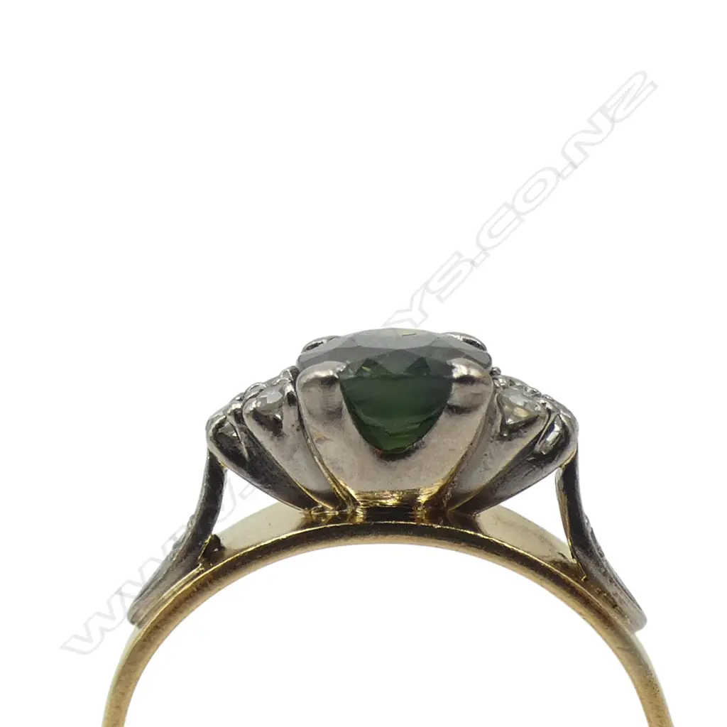18CT GREEN SAPPHIRE & DIAMOND RING, 4.2gms SIZE N Image 1++