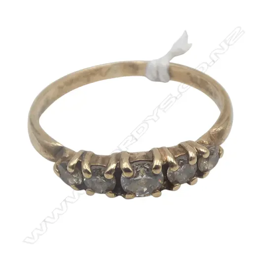 9ct  5 STONE CZ RING, 1.7gms SIZE O