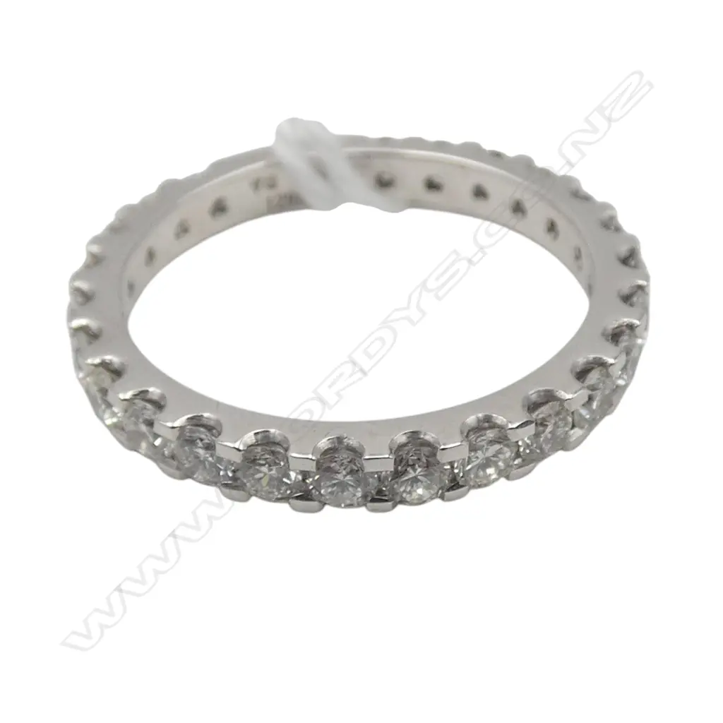 14ct W/GOLD 24 DIAMOND (0.84ct) SCALLOP SET BAND, D-G, VS-SI, SIZE K, 2.3gms Image 1++