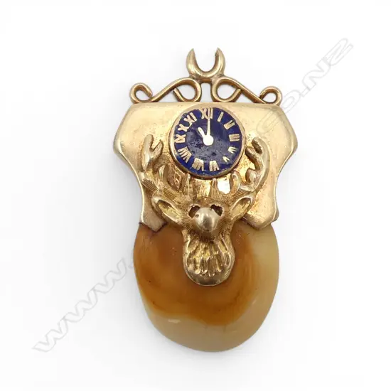14ct ELK'S LODGE TOOTH CHARM w enamelled clock face, 5.86gm