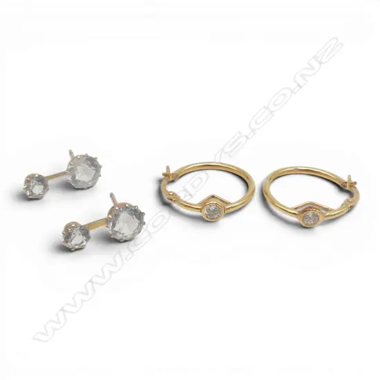 2 x pairs 9ct GOLD & GEM SET EARRINGS 1 pr missing butterflies 3.35gms