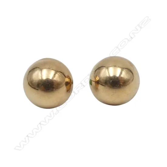 PR 9ct DOME EAR STUDS, 1.76gm no butterfly backs