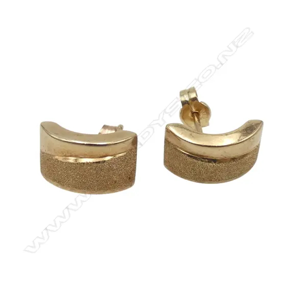 PR 9ct GOLD EAR STUDS, 1gm