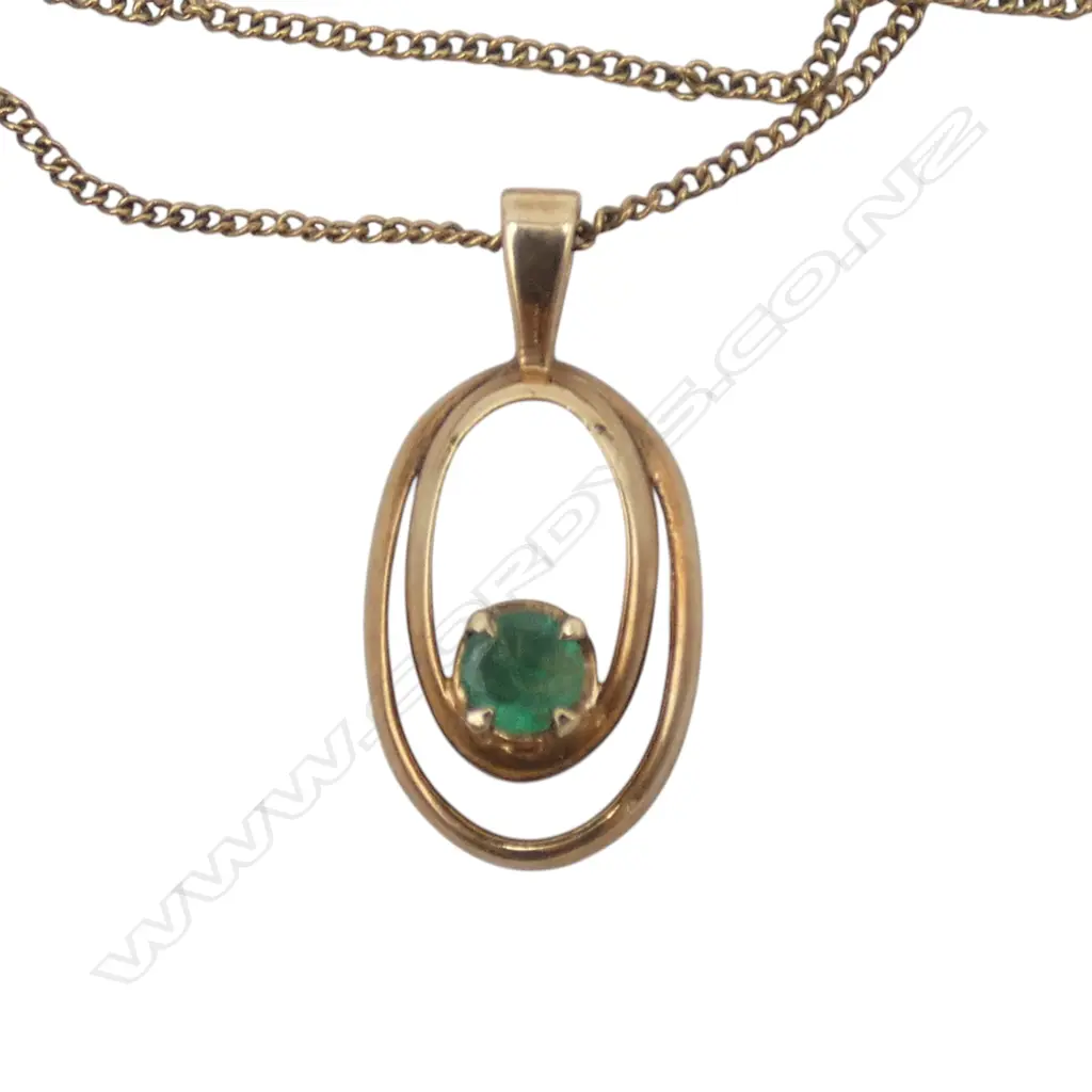 9ct GOLD & EMERALD PENDANT 1.52gms on 12k gold filled chain Image 1++