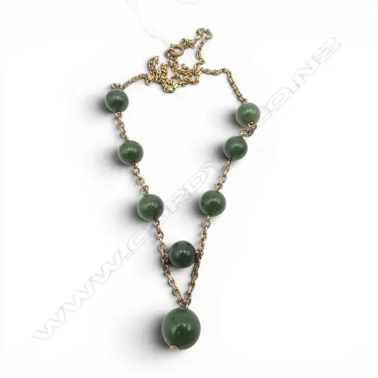 **RTV** 12ct GOLD & POUNAMU STATION NECKLACE, L.430mm, 21.16gm, base metal clasp, valuation avail
