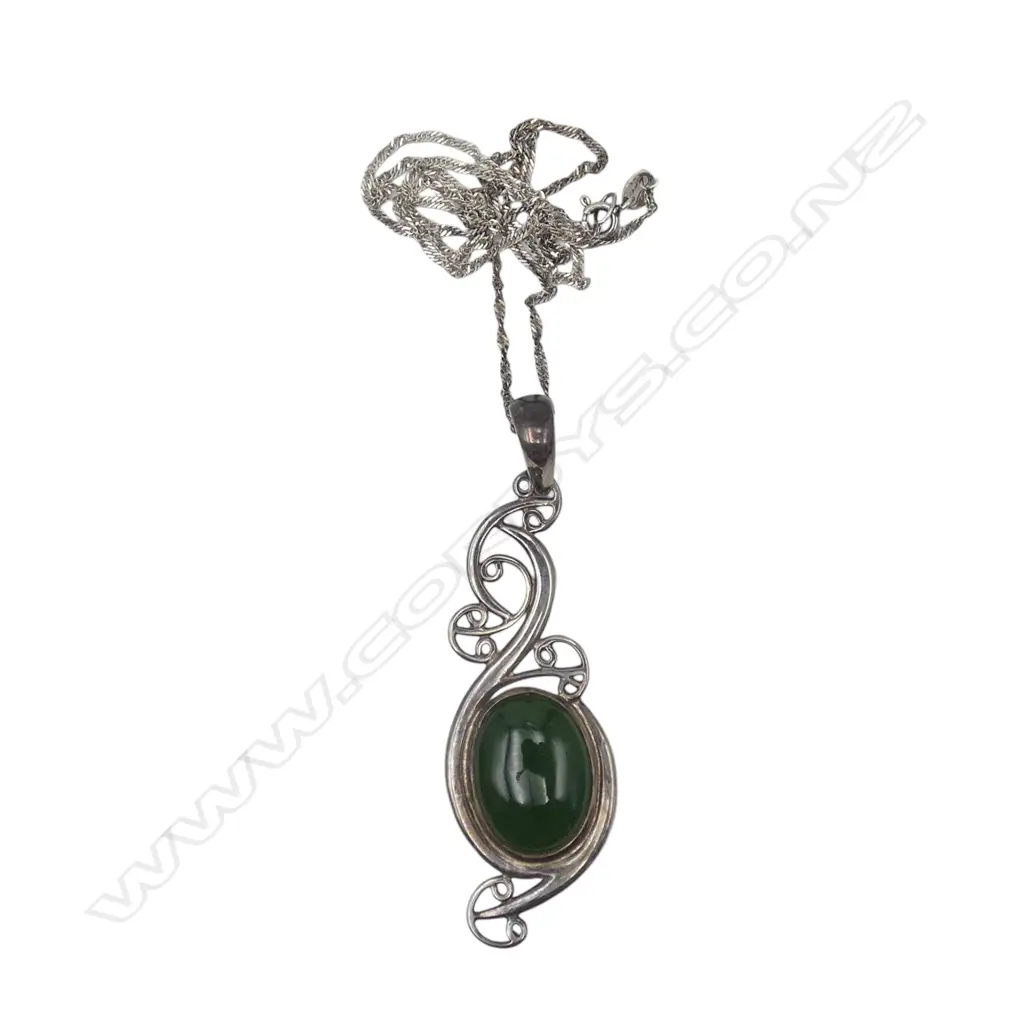 S/SILVER &  NZ GREENSTONE PENDANT NECKLACE Image 1++