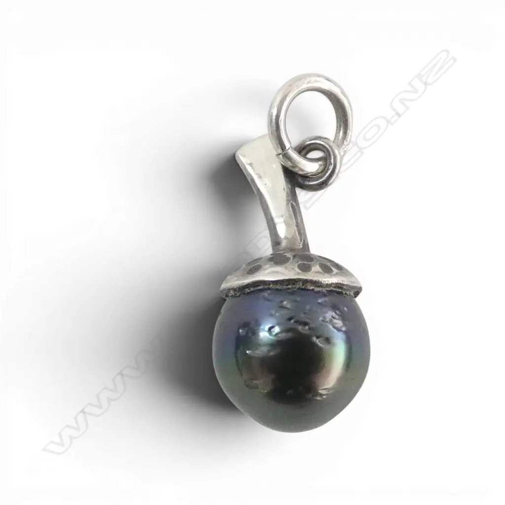 SILVER RAROTONGAN STH SEA BLACK PEARL ACORN PENDANT Image 1++