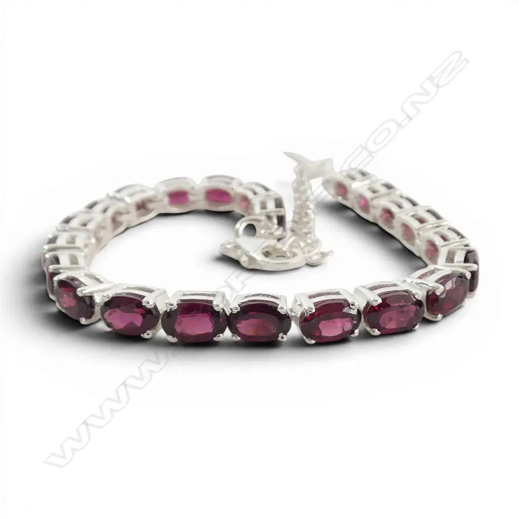 SILVER GARNET BRACELET Image 1++