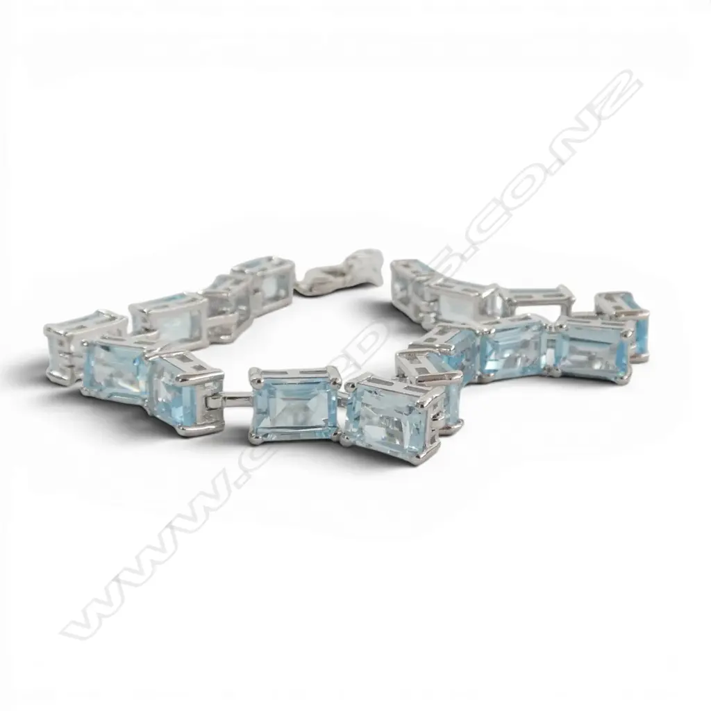 SILVER BLUE TOPAZ BRACELET Image 1++