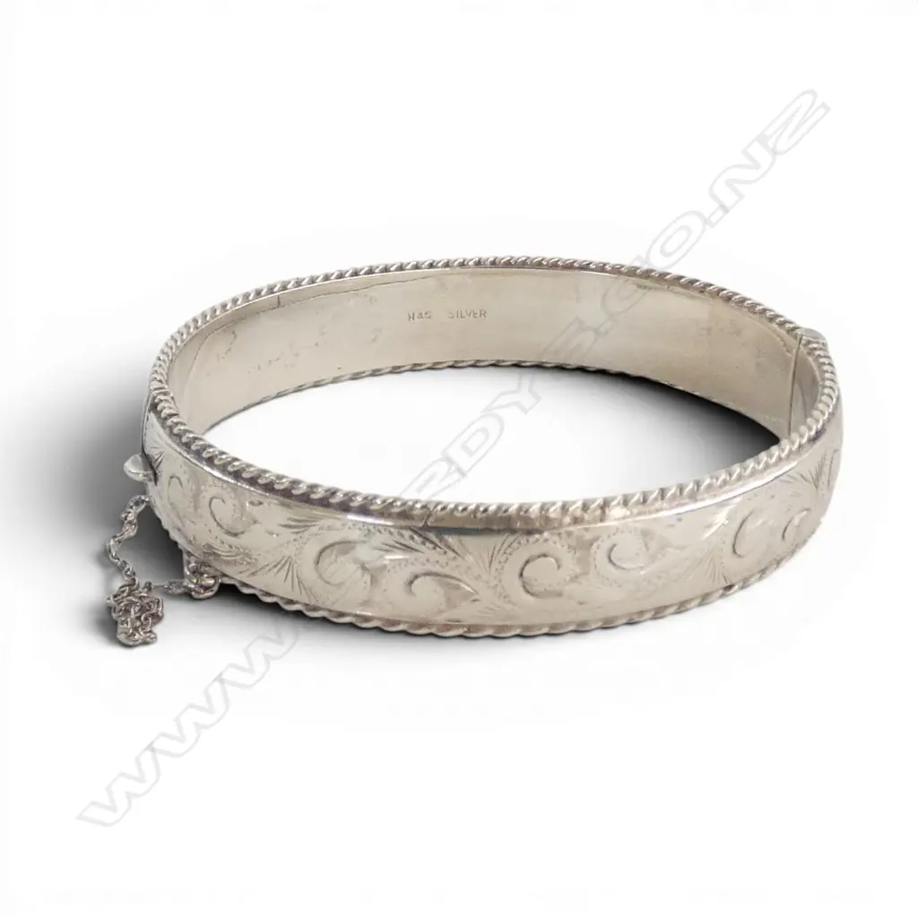 NZ H&S MADE S/SILVER BANGLE 22GMS Image 1++