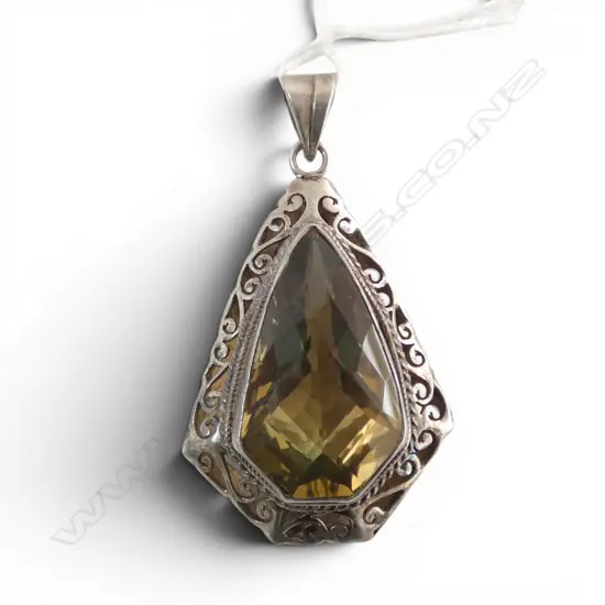 LGE SILVER & FACETED CITRINE ? PENDANT 18.8gms 