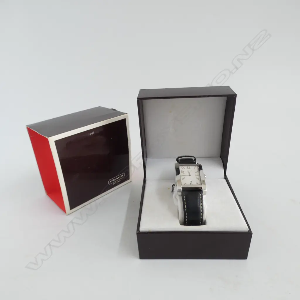 'COACH' UNISEX (LGE) DRESS WATCH steel case leather strap w box & papers. Not running needs battery?  Image 1++