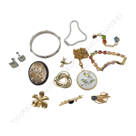 COLLECTION COSTUME JEWELLERY