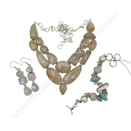 3 PCES 925 SILVER & PALE AGATES JEWELLERY; NECKLACE, BRACELET, PR EARRINGS