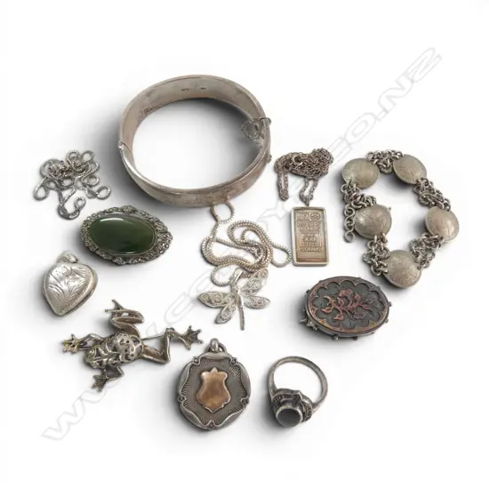 SILVER JEWELLERY: NZ 3d COIN BRACELET + POUNAMU BROOCH + frog brooch + hinged bangle + 5gm ingot on chain etc