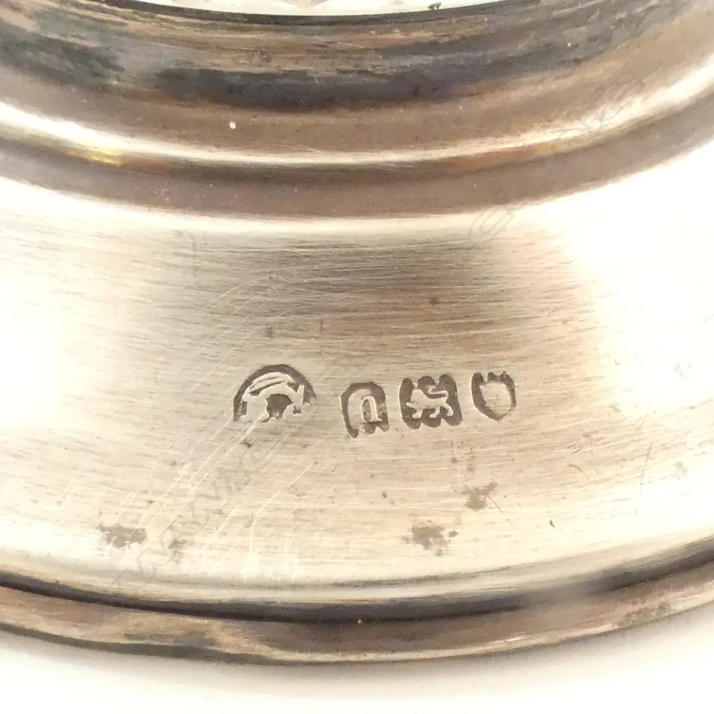 LONDON 1908 SILVER & CUT CRYSTAL VESTA holder striker showing age Image 1++