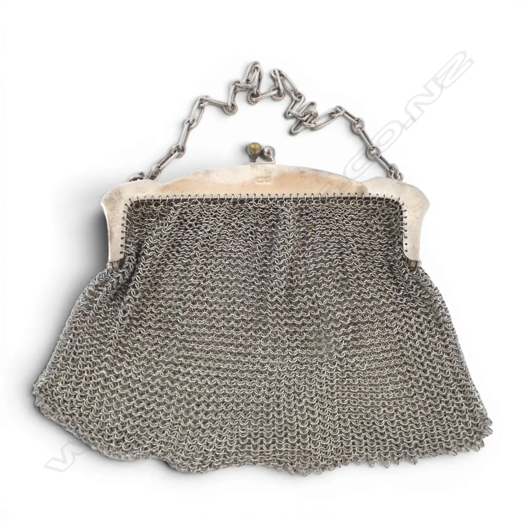 Birmingham 1913 SILVER CHAIN MESH PURSE 109gms; one fastener not silver Image 1++