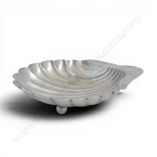 EDWARDIAN S/SILVER SHELL DISH SHEFFIELD 1909 ATKIN BROTHERS MAKER 54GMS