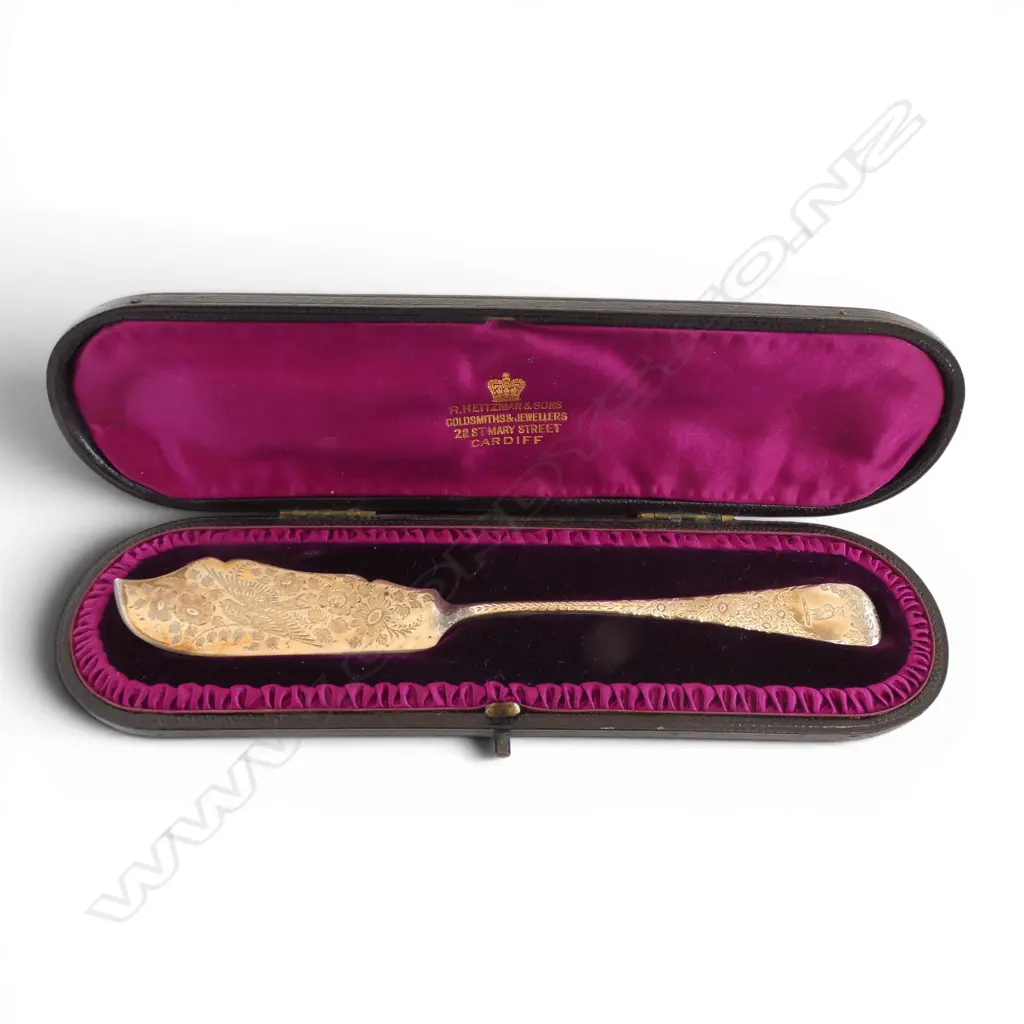 CASED SILVER MASTER BUTTER KNIFE, LONDON 1892, 49gm Image 1++