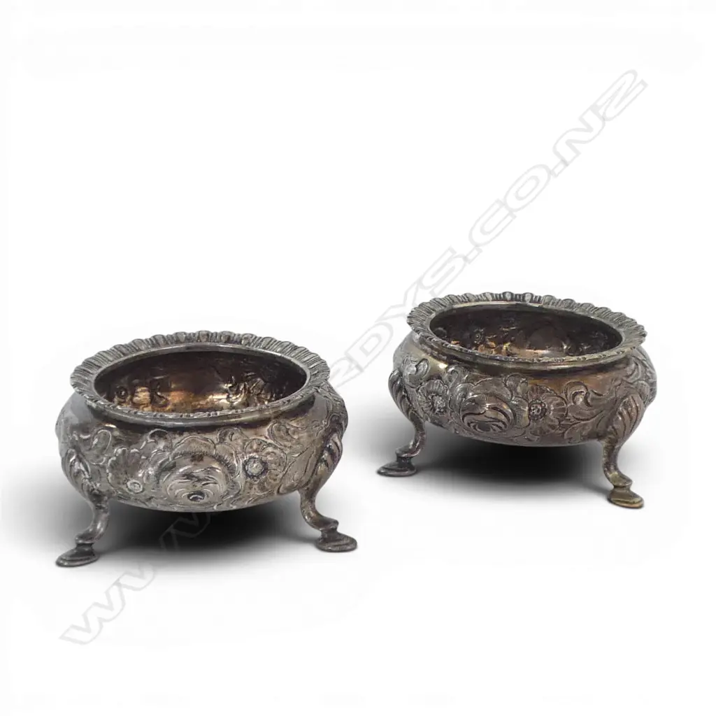 PR VICTORIAN tripod embossed SALTS. London 1838 by Daniel & Charles Houle. 125gms Image 1++