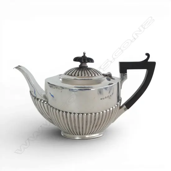 STG SILVER BACHELORS TEAPOT, DEAKIN & FRANCIS LTD, BIRMINGHAM 1909, 269gms