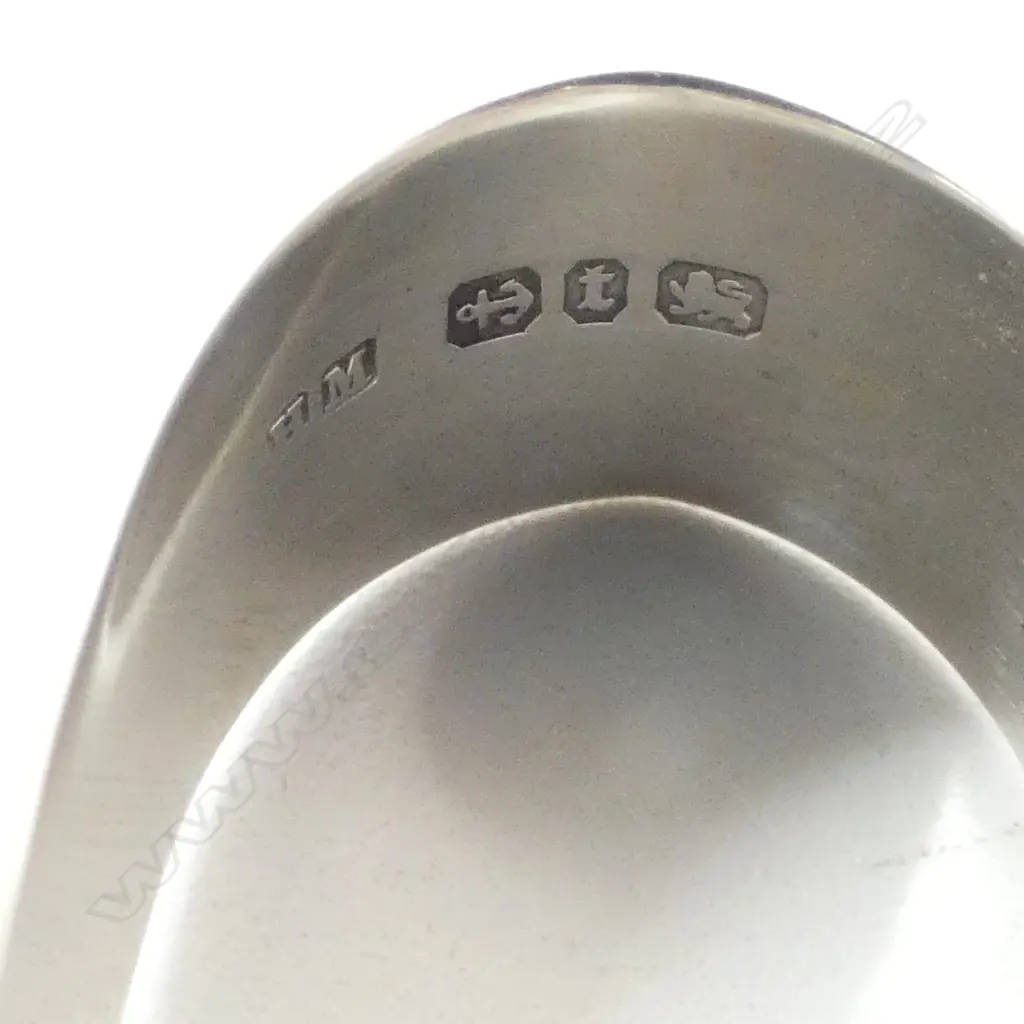 4 PCES STG SILVER; 3 TEASPOONS + TONGS, 58gms Image 1++
