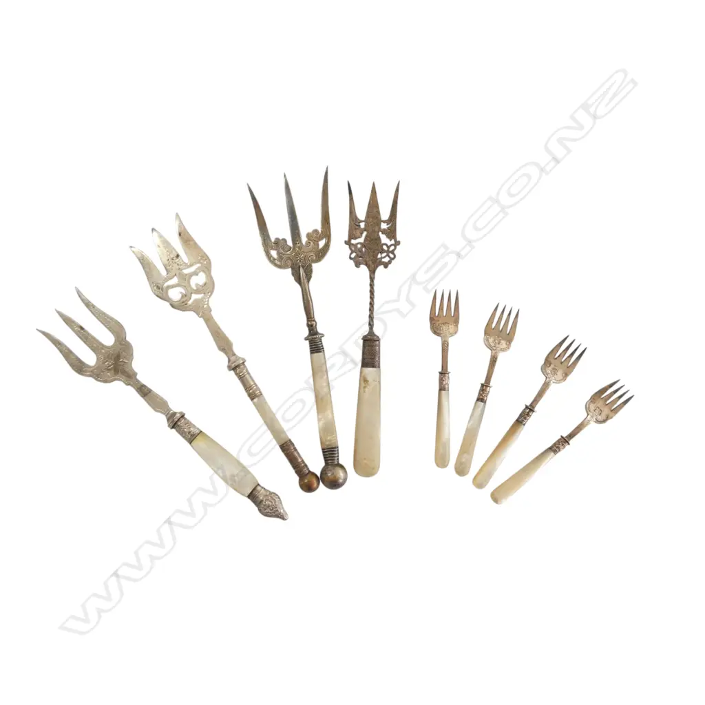 8 MOP HANDLED SILVER PLATE FORKS L.180/108mm Image 1++