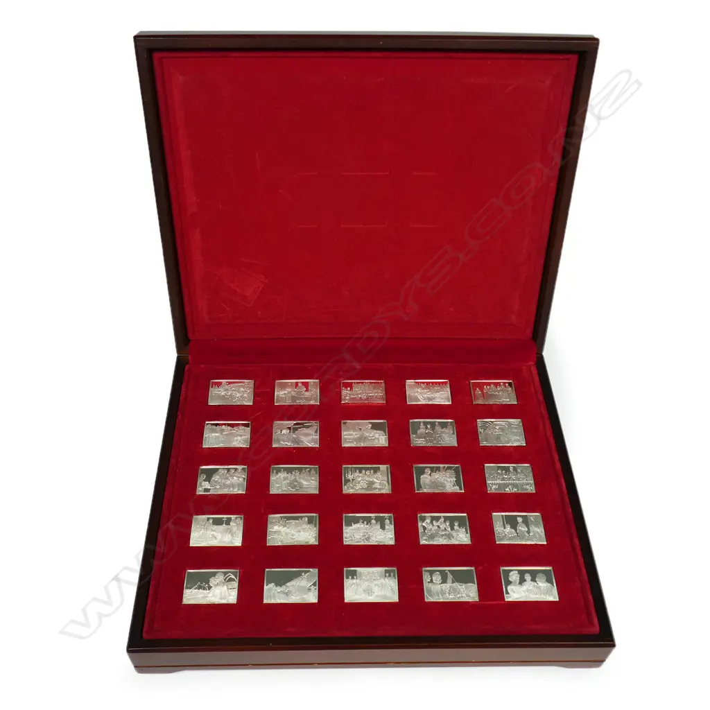 'Elizabeth Our Queen' set of 25 .925 silver ingots 26gms ea. Depicting major events during reign of Elizabeth II. 650gms Image 1++