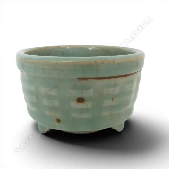 ORIENTAL FOOTED VASE Dia.105mm