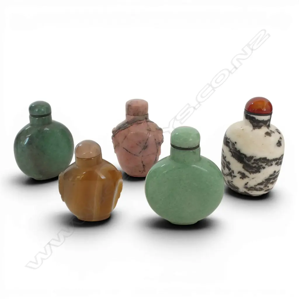 5 ORIENTAL SNUFF BOTTLES, 2 X JADE, 1 X RHODONITE, 1 X JASPER, 1 X AGATE (H), 70mm (largest) Image 1++