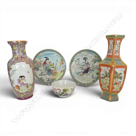 5 ORIENTAL CERAMICS; 2 VASES H.275mm, 2 PLATES, BOWL