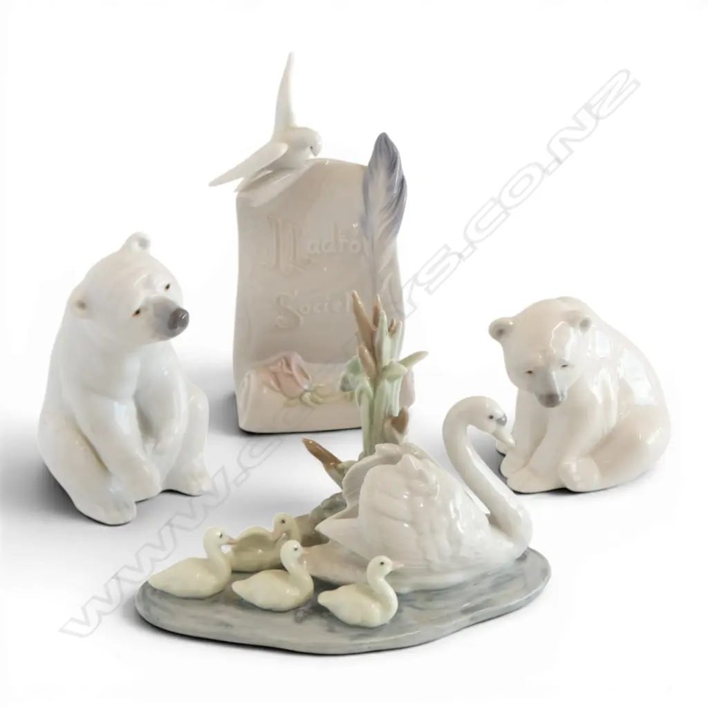 4 PCS LLADRO; 2 POLAR BEARS, SWAN & PLAQUE Image 1++