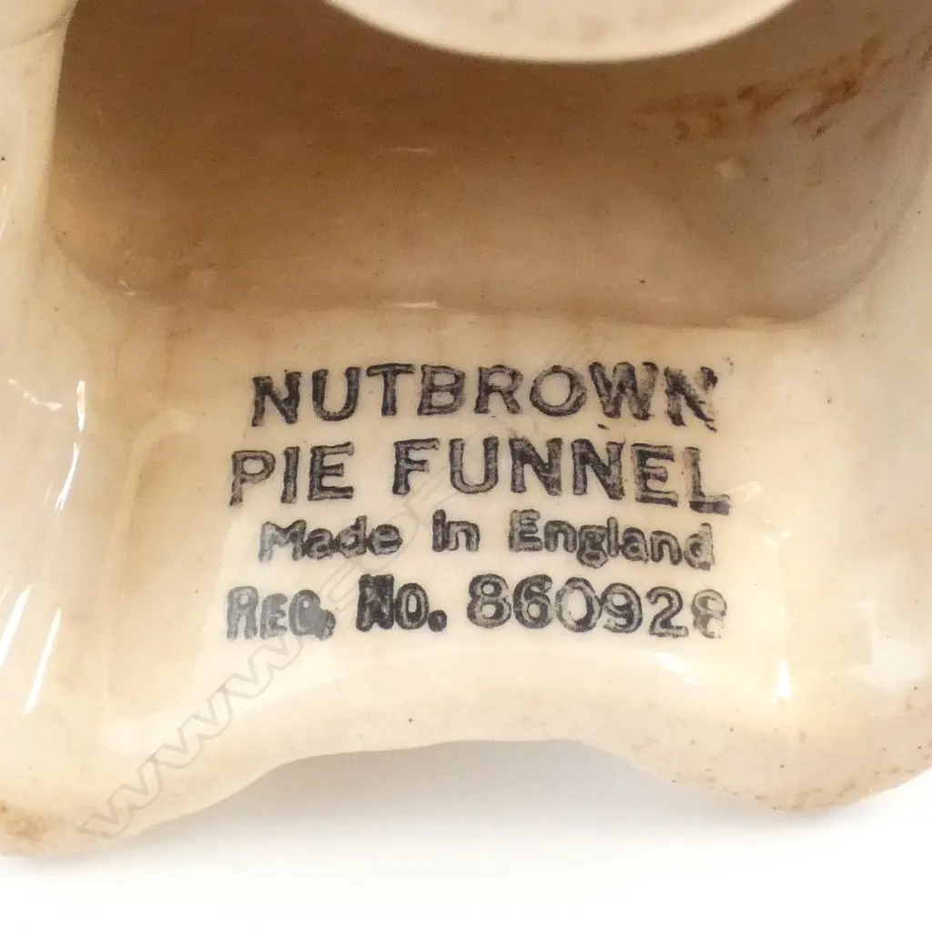 4 VINTAGE CHINA PIE FUNNELS H100MM Image 1++