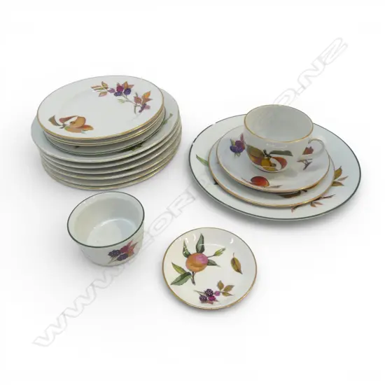 ASST. ROYAL WORCESTER EVESHAM, EVESHAM VALE etc, plate a/f