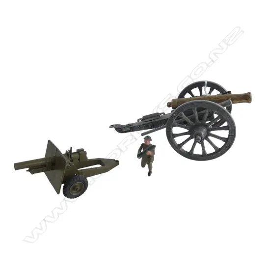 BRITAINS HOLLOW CAST CANNON AND LOADER small crack L.100 + METAL MODEL CANNON L.185mm
