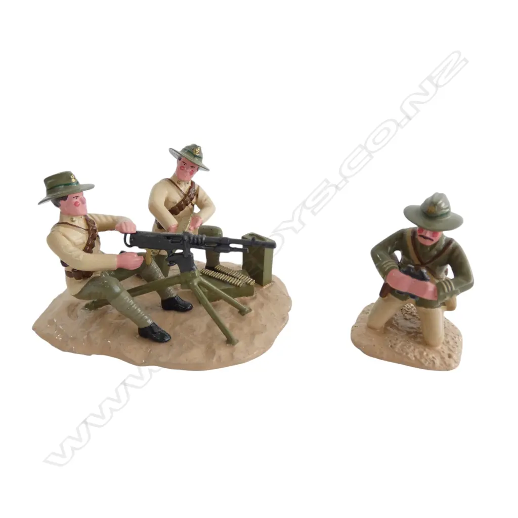 BOXED REGAL COLLECTOR'S WW1 NZ MACHINE GUN CREW FIGURINES  Image 1++