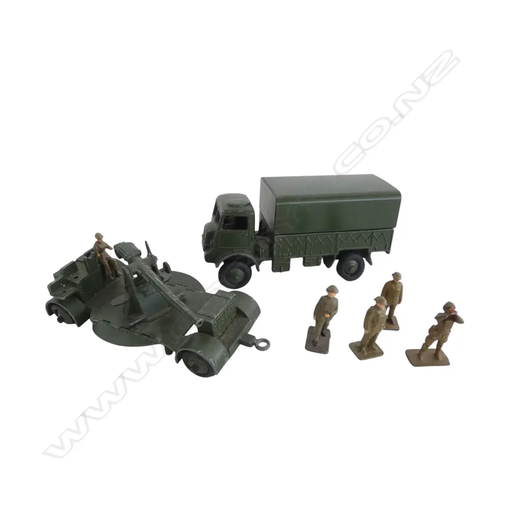 DINKY ACK ACK GUN & TRUCK + 4 OPERATORS L.210mm Image 1++