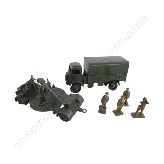 DINKY ACK ACK GUN & TRUCK + 4 OPERATORS L.210mm