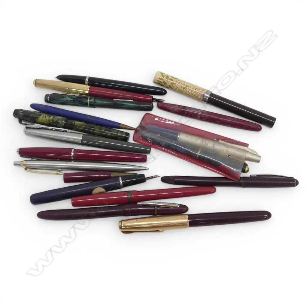 ASST. PENS Incl. PARKER etc one with 14ct nib Image 1++