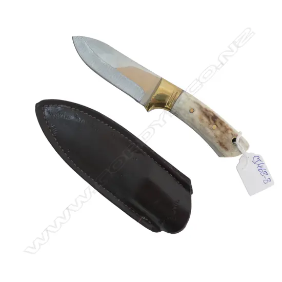HUNTING KNDIE w. BONE HANDLE & LEATHER SHEATH 